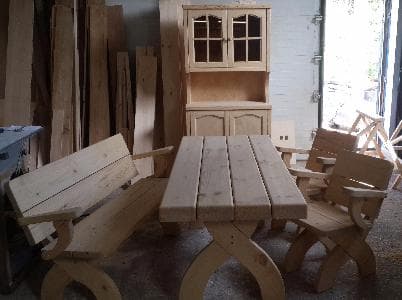 Стол , скамья, кресла и буфет