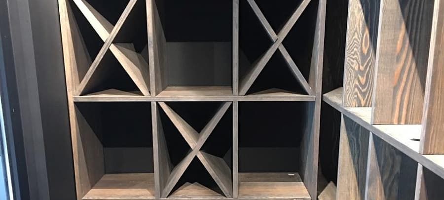 Винный шкаф из дерева. Виды винных шкафов, особенности выбора винотек