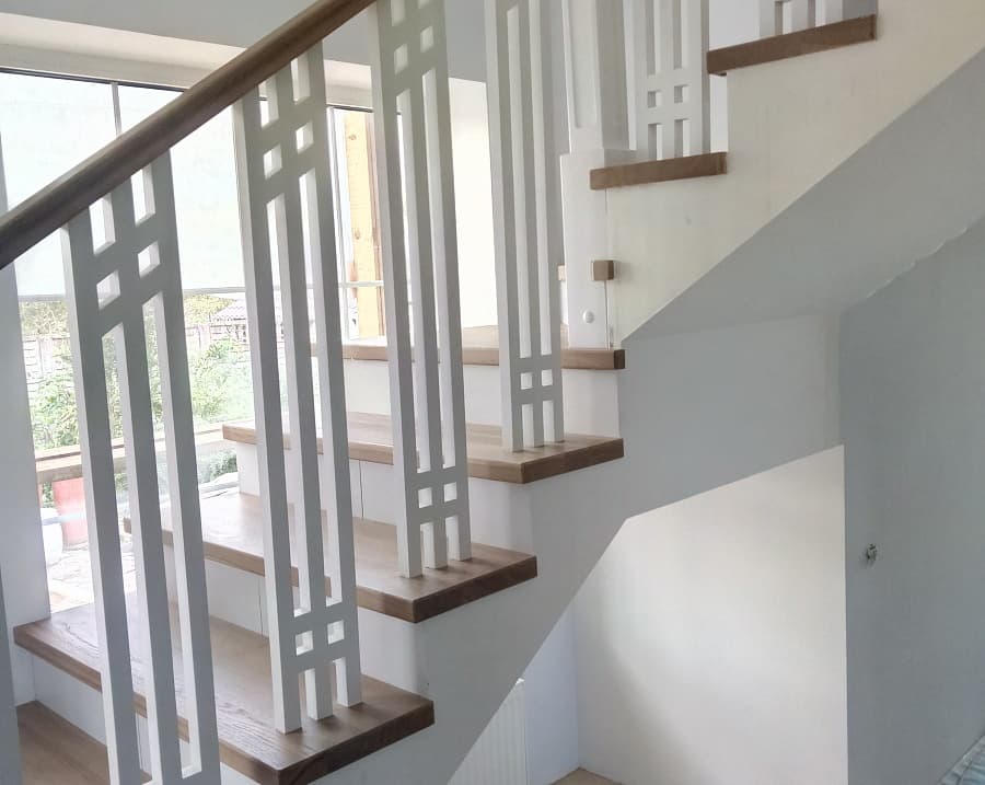 Декоративная отделка бетонной лестницы