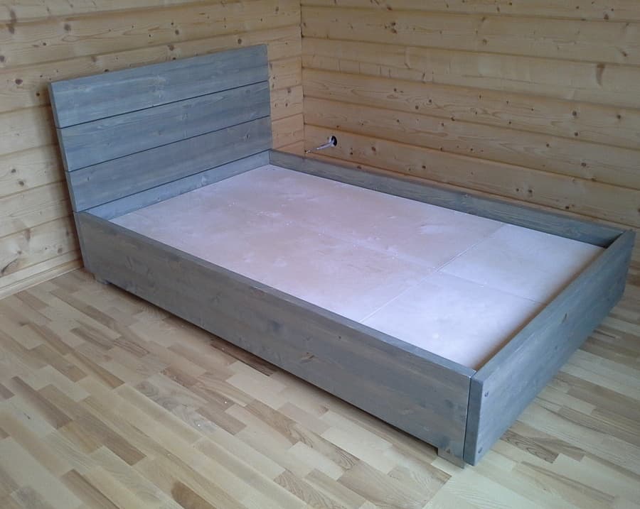 Кровати для загородного дома Еврострой