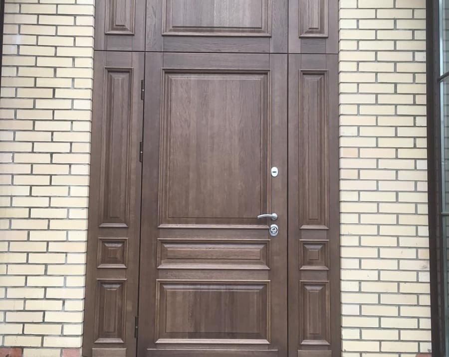 Дубовые накладки на входную металлическую дверь Еврострой