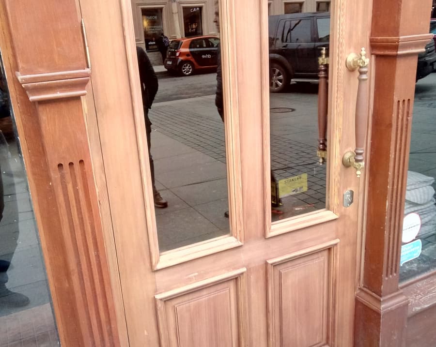 Входная дверь из лиственницы Еврострой