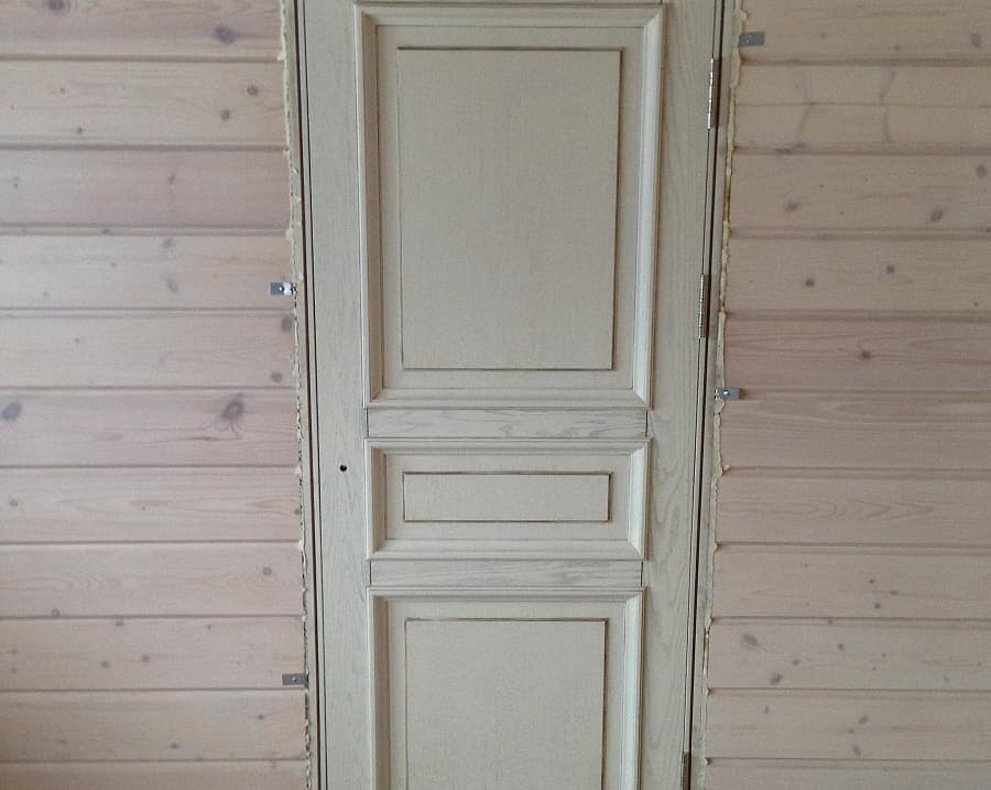Межкомнатные двери для деревянного загородного дома (стены клееный брус) по эскизам заказчика. Еврострой